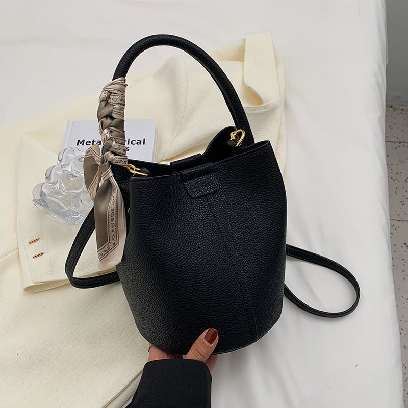 Die beliebte Tasche dieses Jahres für Damen im Frühjahr und Sommer 2024, neue trendige Umhängetasche, hochwertige Textur, modische tragbare Beuteltasche_voghion.com