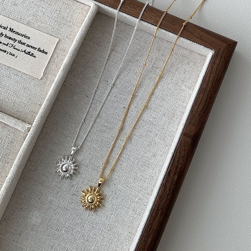 Korean Pure Silver Sunflower Shape Ins Style Personality Small Sun Necklace High-end Clavicle Chain_voghion.com