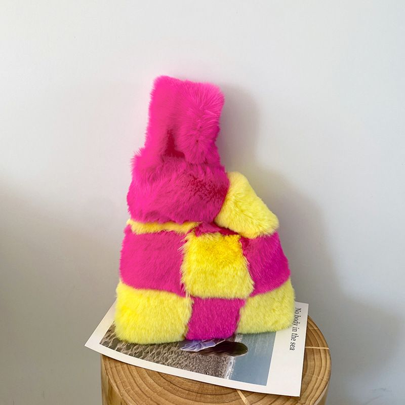 Borsa a secchiello in morbida peluche a scacchi con chiusura magnetica, borsa a mano elegante e versatile, borsa a tracolla alla moda per outfit quotidiani_voghion.com