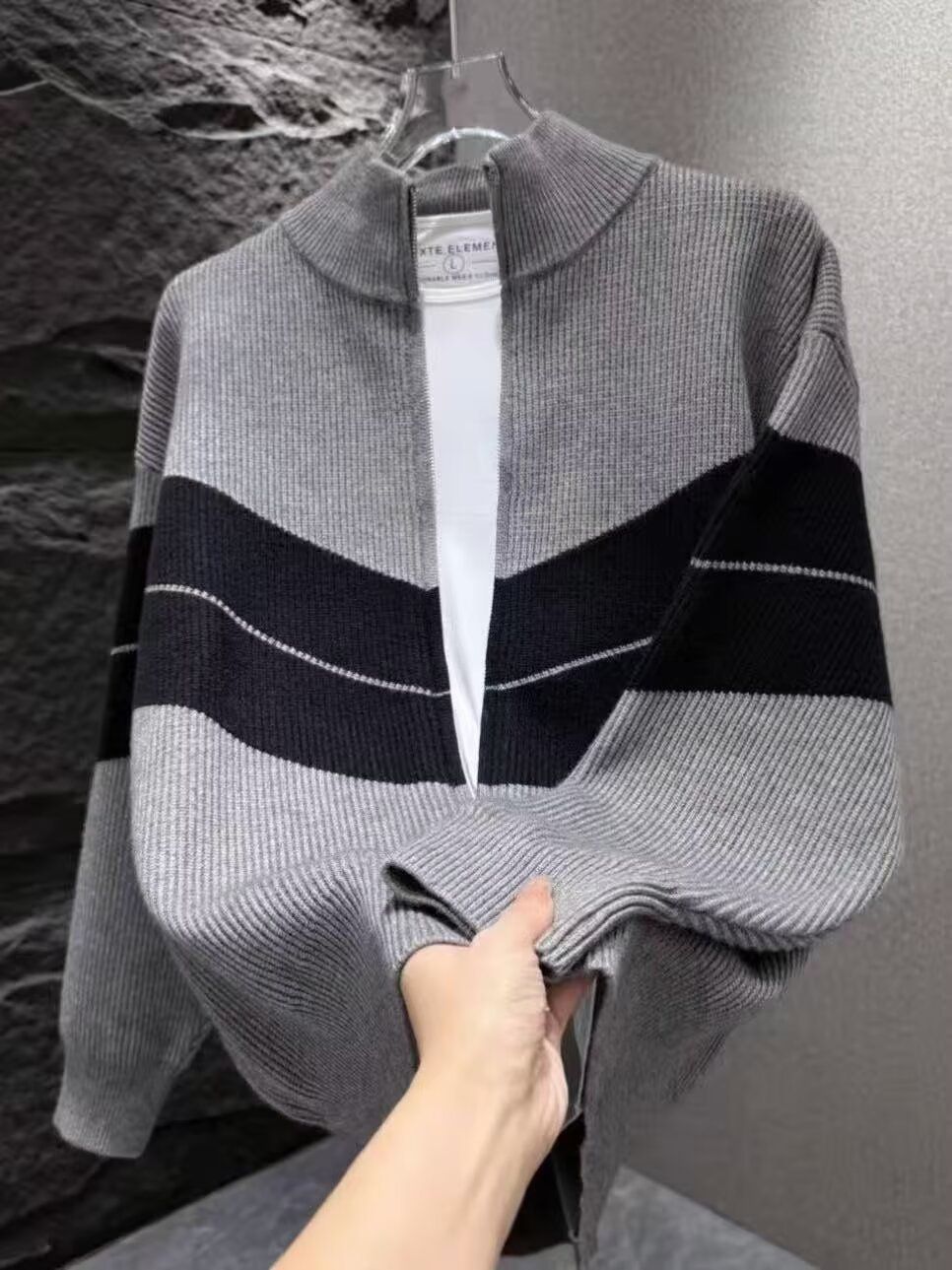 Übergroße Strickjacke für Herren – Pullover aus Wollmischung mit hohem Kragen und Farbblockierung (Grau/Schwarz, EU-Größe M-3XL)_voghion.com
