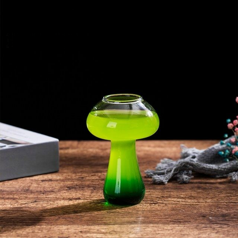 Verre à cocktail triangulaire en forme de champignon en spirale avec paille_voghion.com