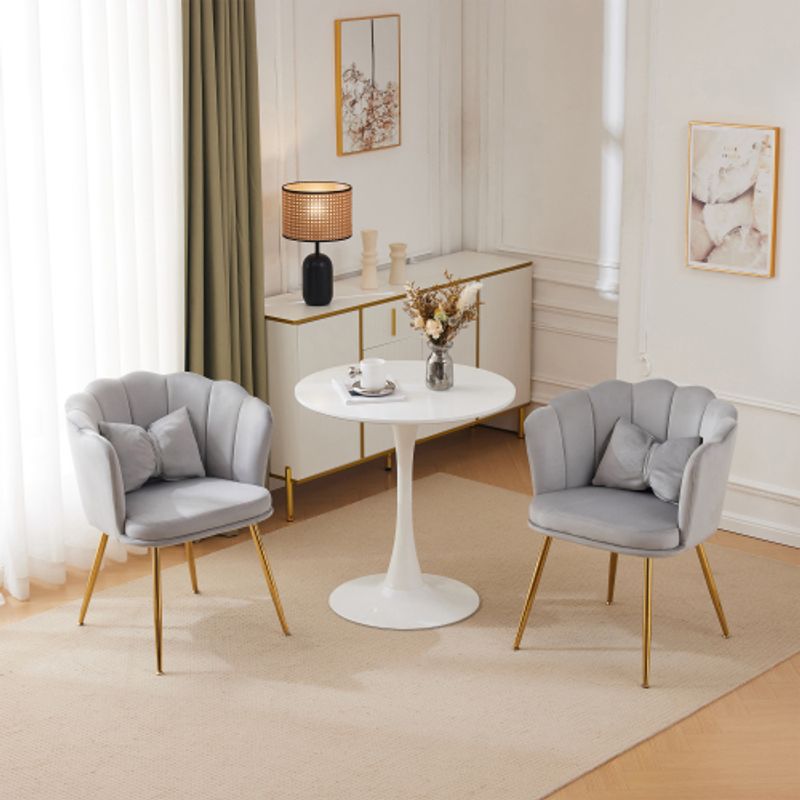Set Mit 2 Modernen Samt-Wohnzimmerstühlen, Badezimmerstühlen, Gepolsterten Stühlen Mit Blütenblatt-Rücken, Vergoldeten Metallbeinen und Schmetterlingskissen Für Das Schlafzimmer-Esszimmer_voghion.com