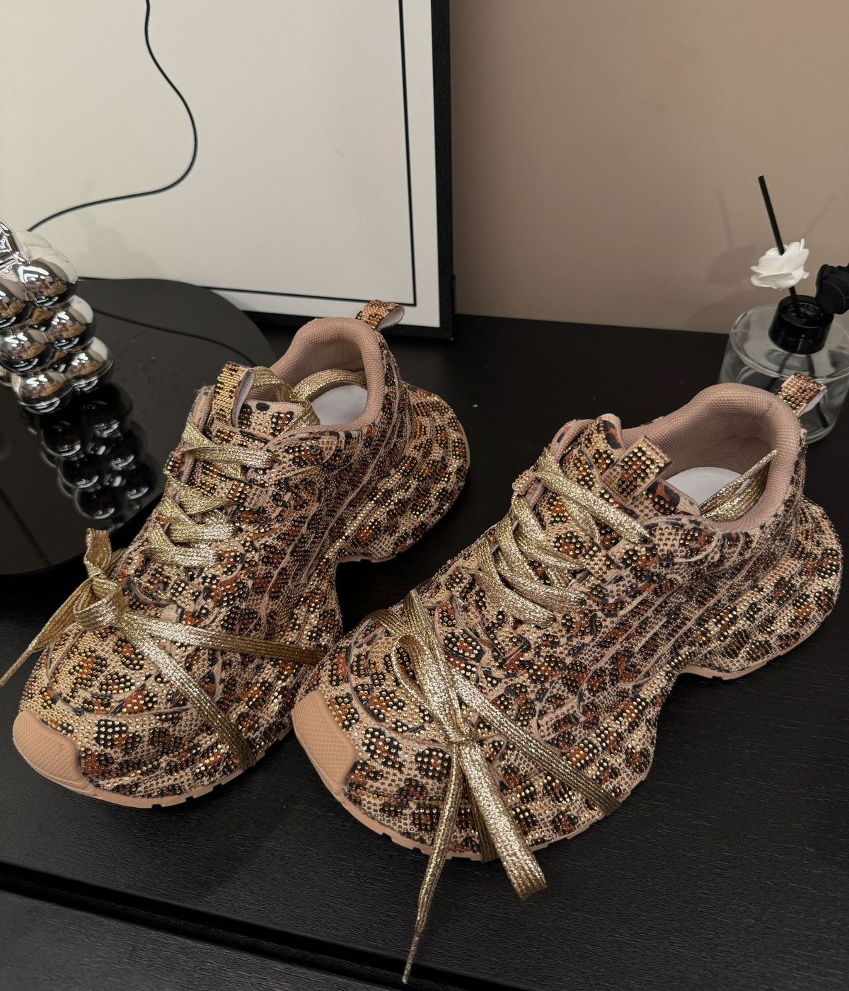 Modische Damen-Sneaker mit Strasssteinen und Leopardenmuster, runde Plateau-Schuhe für den Alltag, leichtes Luxus-Design, bequem und stylisch_voghion.com