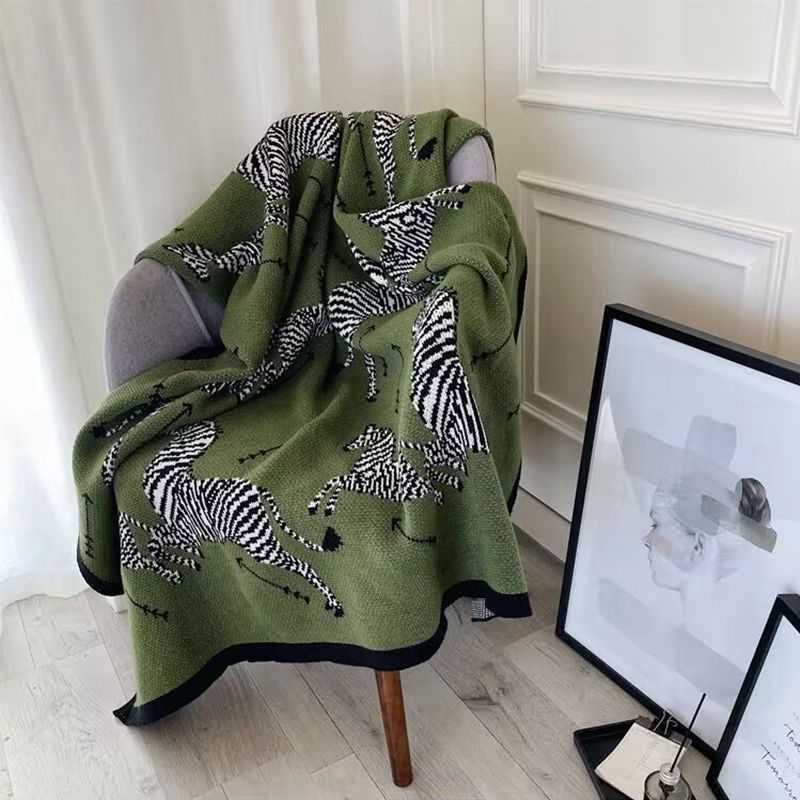 INS Vintage Style Sofa Light Office Nap Shawl Air Conditioning Single Blanket_voghion.com