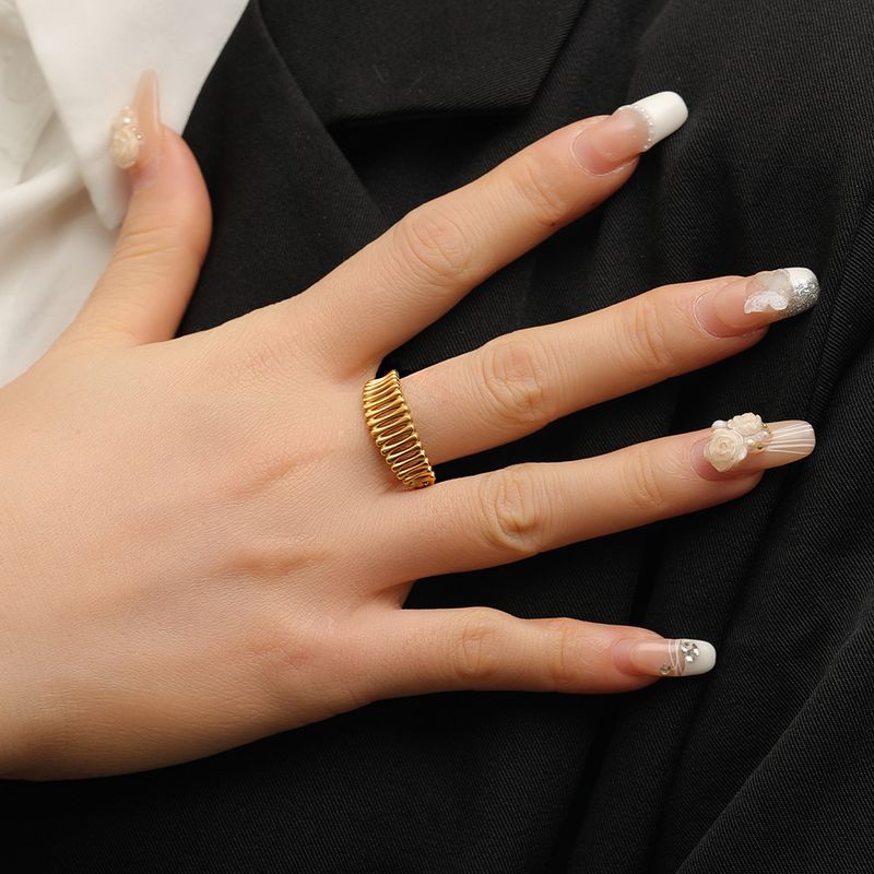 French Style INS Simple Elegant Hollow Adjustable Fashion Cuban Open Hand Jewelry Women's Ring_voghion.com