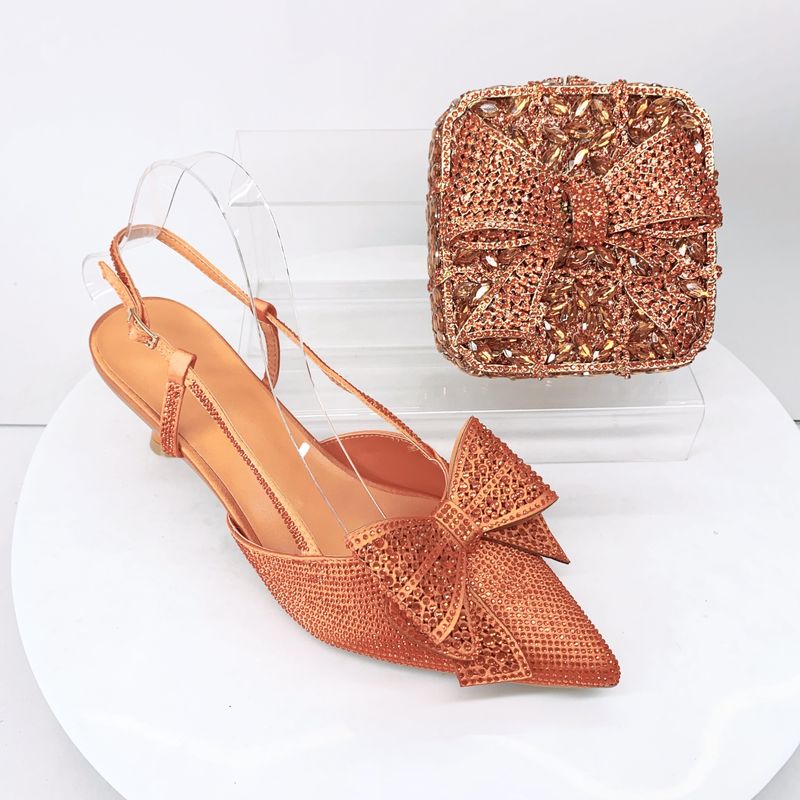 Evening Party With Small Sparkle Diamond High Heeled Sandals And Smooth Leather Rose Handbag Set Shoes And Bag_voghion.com