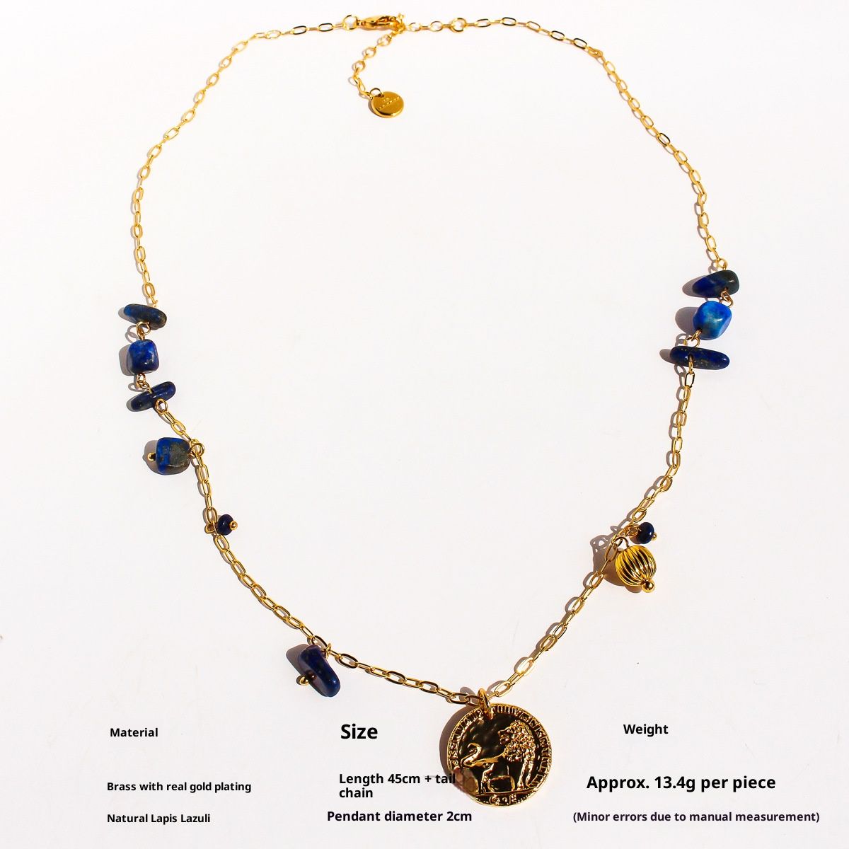 Collana unica con perline di lapislazzuli a strati e ciondolo a forma di leone, design geometrico fatto a mano, pezzo distintivo in stile bohémien da indossare tutti i giorni._voghion.com