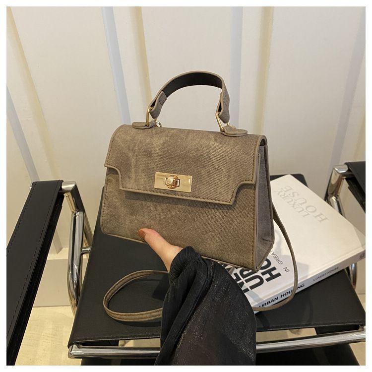 Maillard kvinders forår 2024 ny internetberømthed håndholdt lille firkantet moderigtig og vestlig stil crossbody-lås_voghion.com
