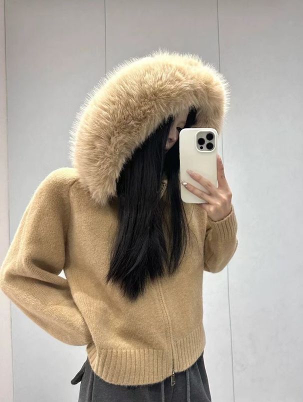 Retro Knit Cardigan Women's Oversized Hooded Sweater Coat With Faux Fur Collar Fashion Trends Oversized_voghion.com
