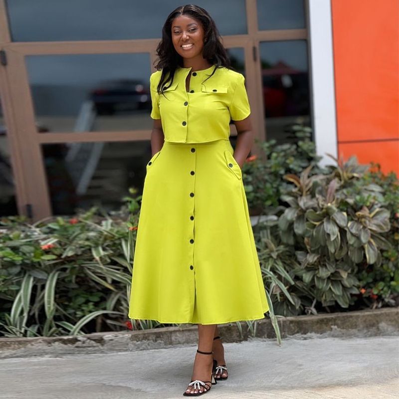 Damenbekleidung Sommer Neues Temperament Rundhals Kurzarmoberteil Hohe Taille Button-Down-Rockanzug_voghion.com