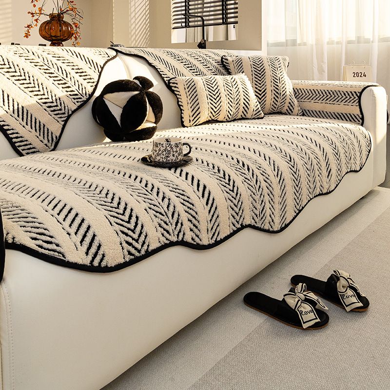 Luxury Plush Shaped Cushion - Non-Slip Thick Seat Pad & Warm Throw Blanket All-Season Soft Decorative Cover For Sofa & Chair_voghion.com