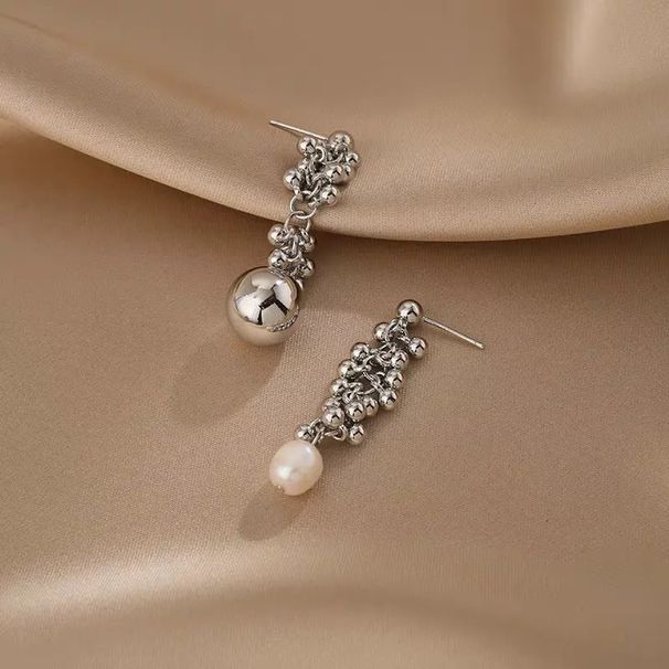 Orecchini a sfera in metallo asimmetrico 2024 Nuovo temperamento di alta gamma con design elegante per le donne_voghion.com