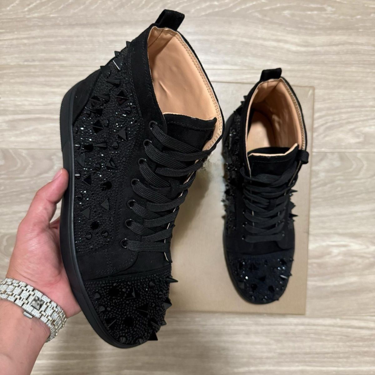 1:1 Merk Originele Doos Casual High-top Mode Echt Leer Herenschoenen Rode Zool Trendy Nieuwe Vetersluiting Klinknagel 66_voghion.com