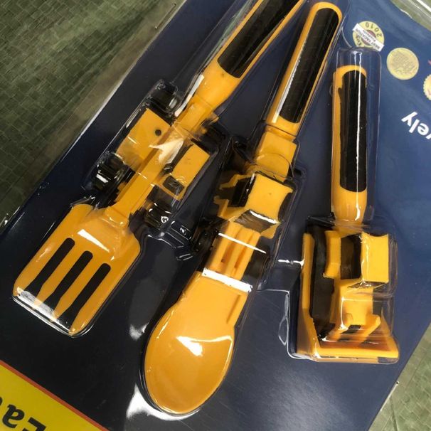 Baufahrzeug-Geschirrset für Kinder – 3-teilig: Bulldozer, Bagger, Gabelstapler, Teller und Besteck für Kleinkinder_voghion.com