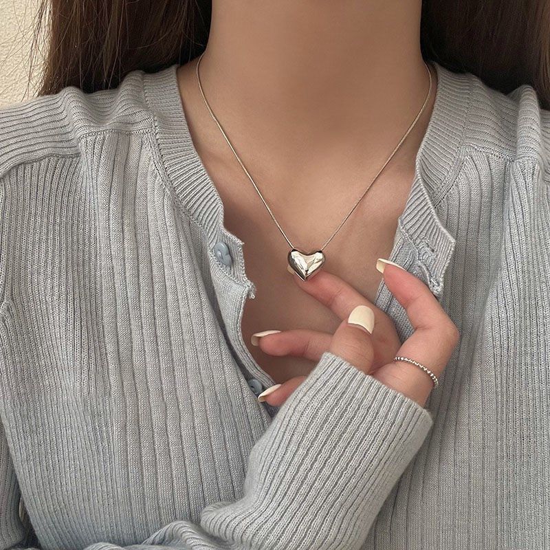Silver love necklace for women 2023 new style temperament heart-shaped clavicle chain light luxury niche accessories necklace_voghion.com