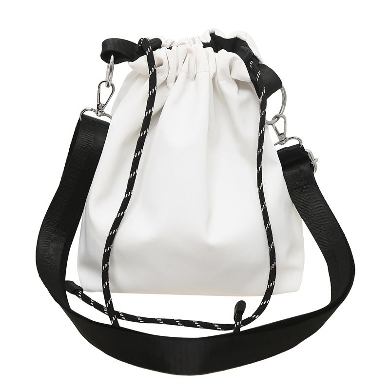 Umhängetasche mit Kordelzug für Männer und Paare, einfache, trendige Handytasche aus Nylon, leichte, lässige neue Sport-Umhängetasche_voghion.com