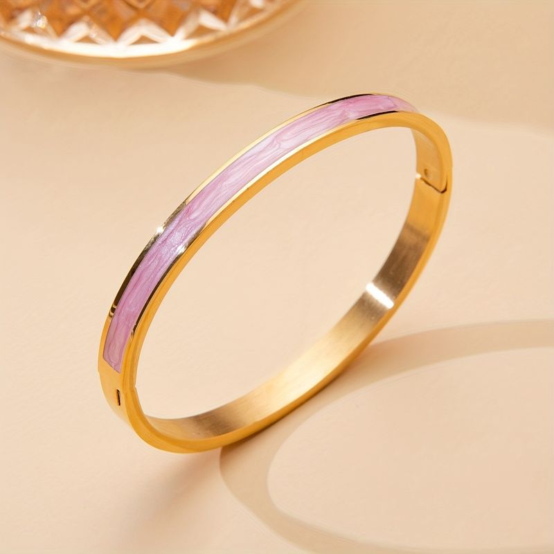 Dünner personalisierter Charm-Manschettenarmbandschmuck aus Titanstahl für Damenarmband_voghion.com