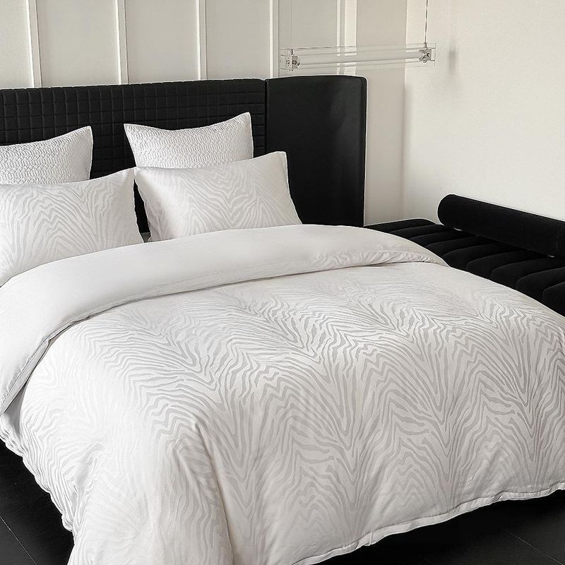 Light Luxury Simple Jacquard Matte Quilt Set Full Size_voghion.com