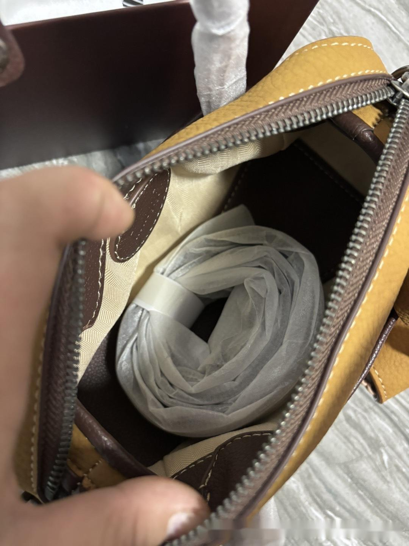 Modieuze en gepersonaliseerde Boston Bag, nieuw product op de markt, topkwaliteit, high-end niche-ontwerp, retro schouder- en koerierstas._voghion.com