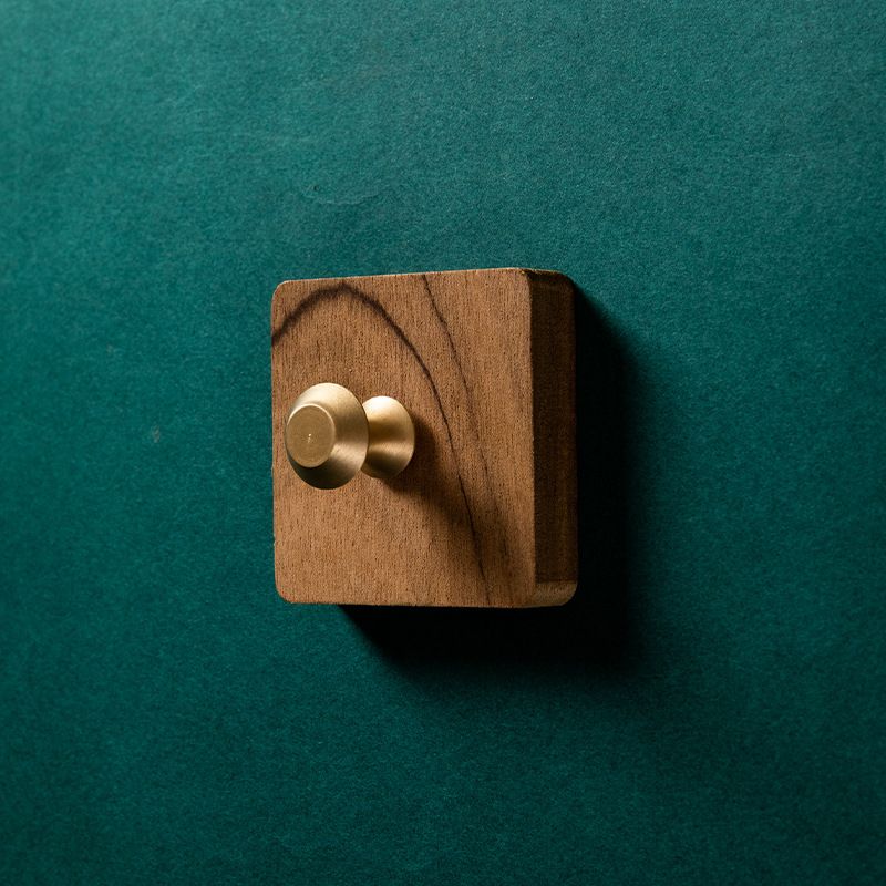 Premium Brass Wall Hook – Elegant Animal & Floral Design With Wooden Base, Damage-Free Adhesive Mounting For Entryway & Bedroom (Single Hook)​_voghion.com