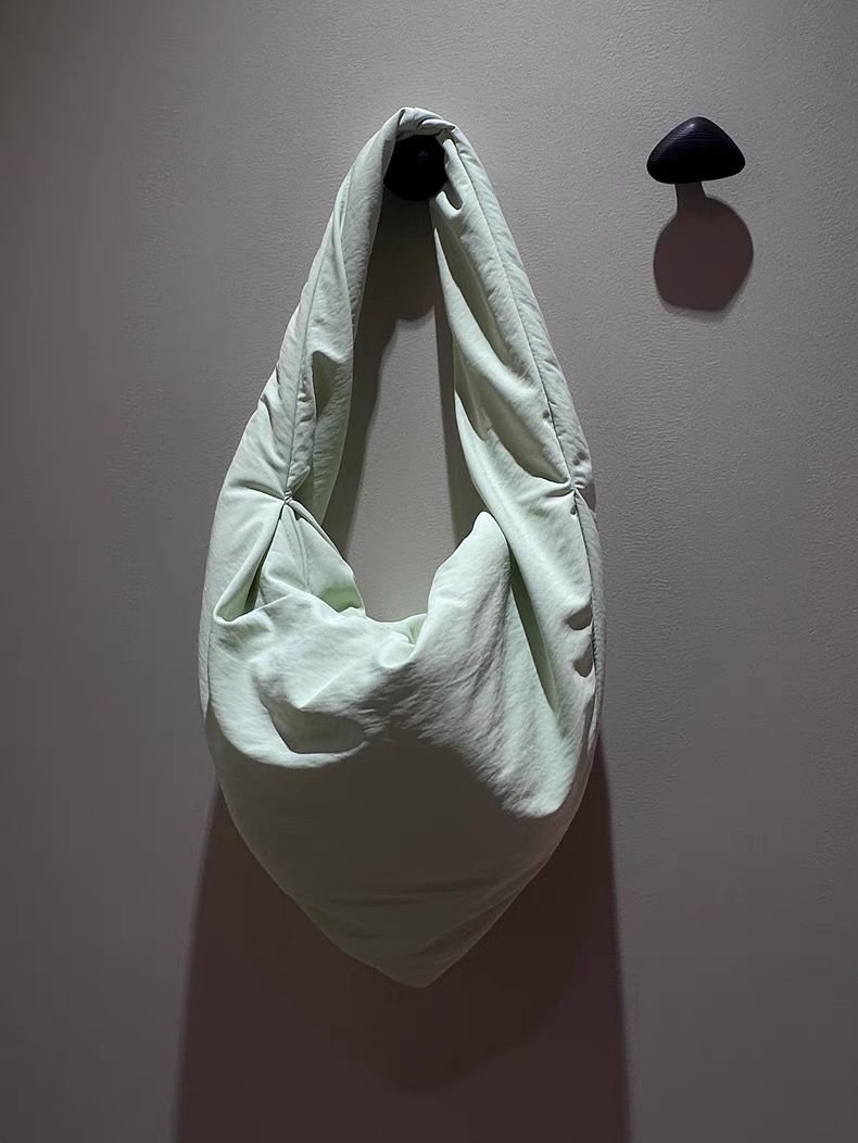 Spring And Summer New Wave Fashion Hundred Triangle Trench Coat Fabric Scarf Design Niche Trend Shoulder Bag Casual Daily Simple Commuter_voghion.com