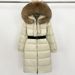 Cappotto di lusso in piumino d'anatra bianco con cintura in vita e finiture in pelliccia di volpe, parka invernale lungo con cappuccio per donna_voghion.com