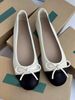 Roman Holiday Hepburn Style Ballet Slipper Ziehen Sie Ihren großen Ausverkauf zurück Tail Goods Schleifen Übergroße Schuhe Square Toe Flats_voghion.com