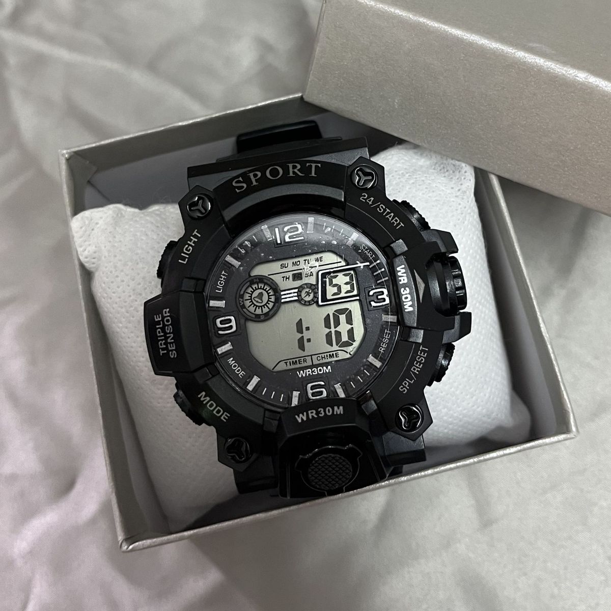 Huaqiangbei Multifunktions-buntes Licht Outdoor-Trend Student Wecker Sport Elektronische Uhr Hersteller Großhandel_voghion.com