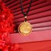 Collana con drago scavato in oro sabbiato, può emozionare il temperamento cinese-chic, moda, accessori per gioielli in stile cinese_voghion.com