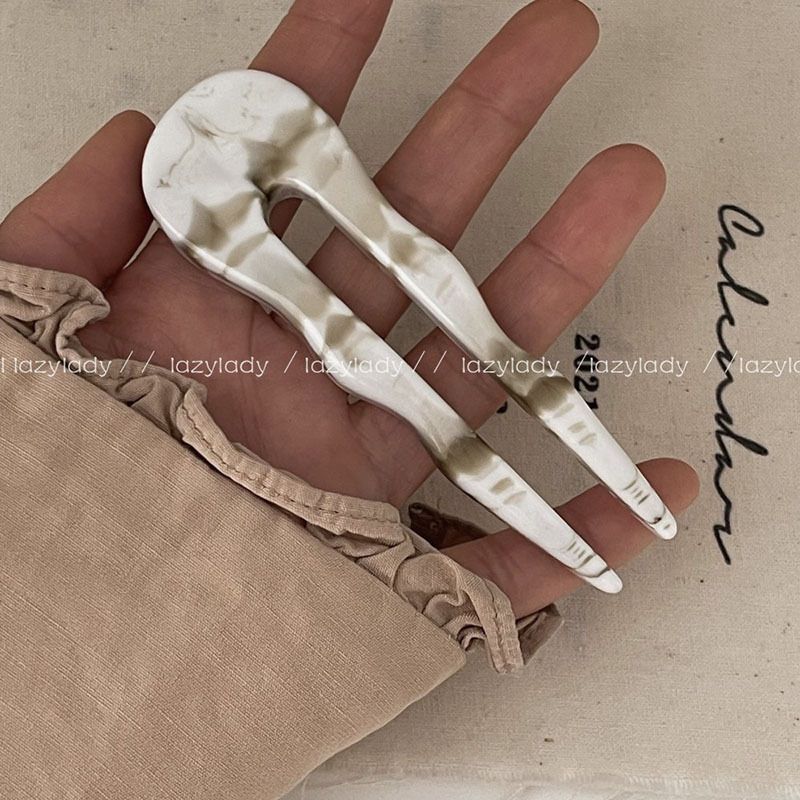 Kurze Haarnadel eignet sich für Damenhaarschmuck mit kleinem Haarvolumen und Textur, retro verdickte Hochsteckfrisur_voghion.com