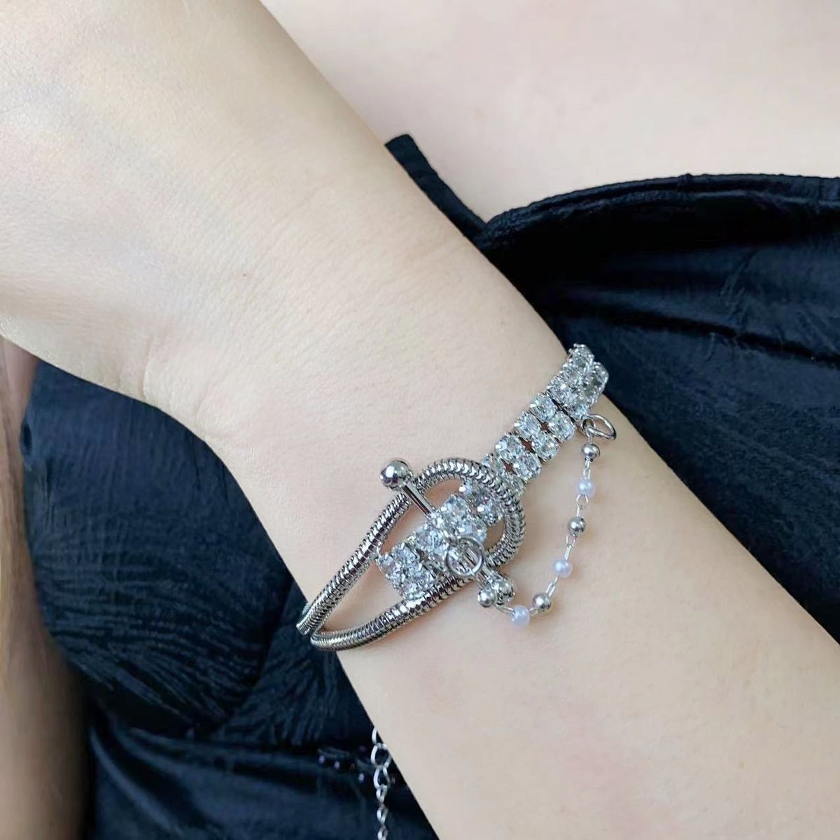 Sweet Cool Asymmetric Rhinestone Tassel Belt Buckle Necklace Bracelet For Women, Light Luxury Niche Design Hip Hop_voghion.com