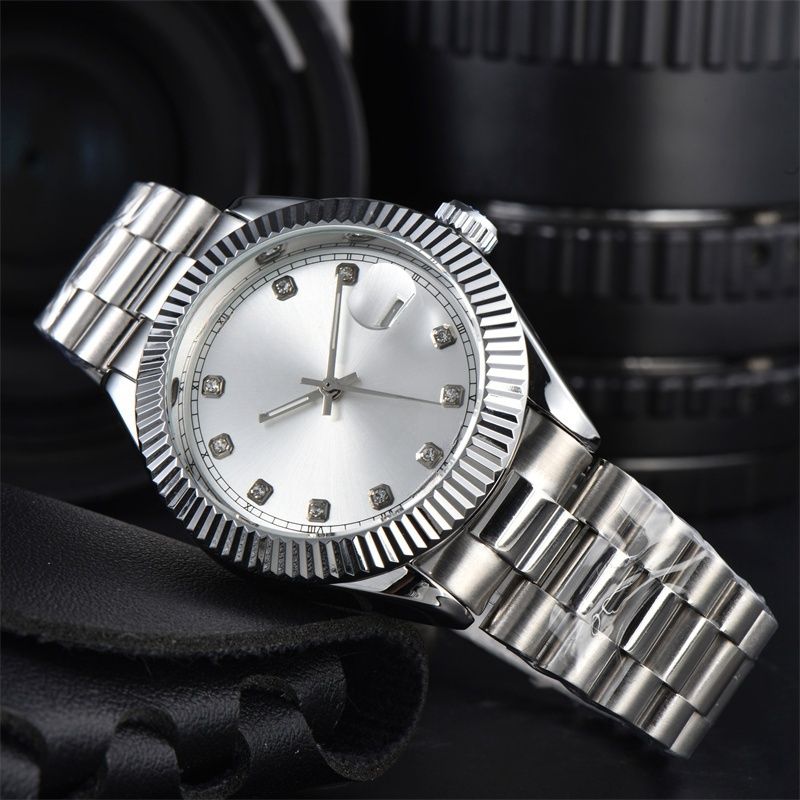 2025 Nuovo orologio da uomo Top Luxury Orologio automatico da uomo Orologio automatico con data Cronografo in lega Specchio Orologio classico_voghion.com