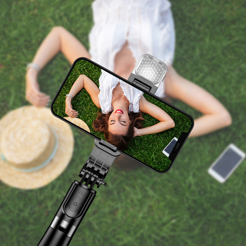 Self timer lever with filling light, 104cm expandable self timer tripod, with wireless remote control, 3-light_voghion.com