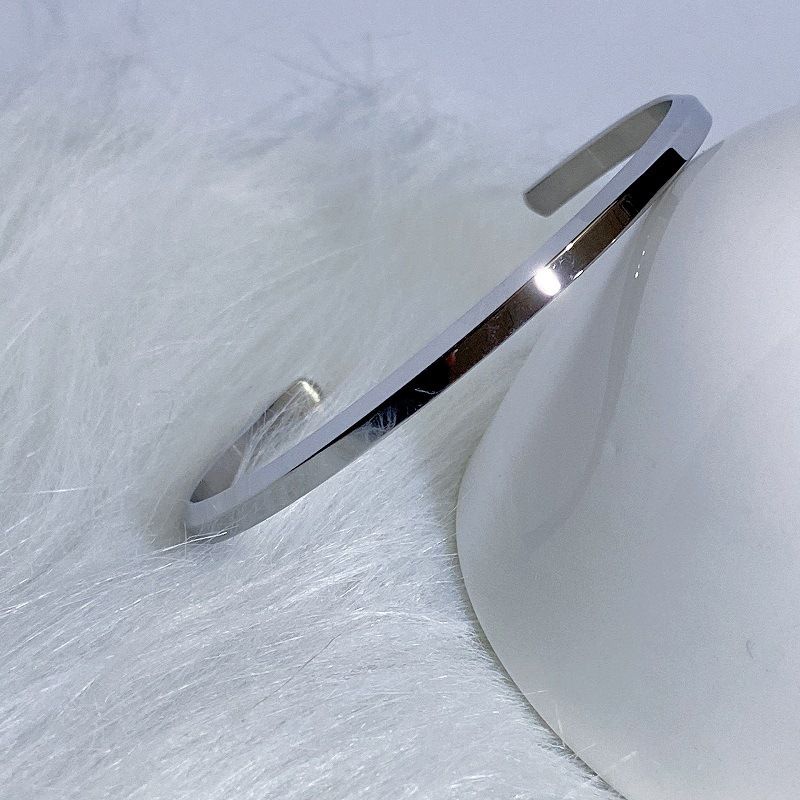 Damenschmuck mit Diamant-Liebesarmband aus Titanstahl, C-förmiges Armband, verblasst nicht, modisches Geschenk für Paare, High-End_voghion.com