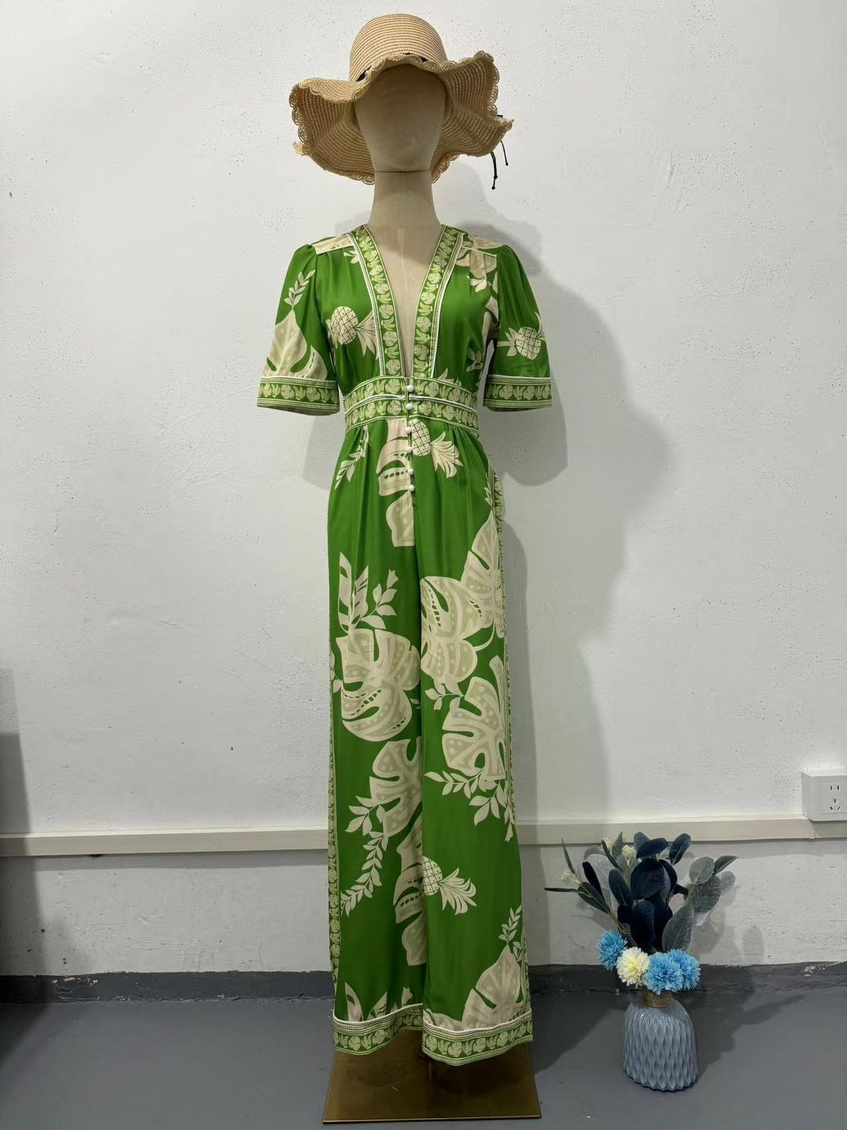 Women's Clothing New Fashion Printed Jumpsuit V Neck Short Sleeved_voghion.com