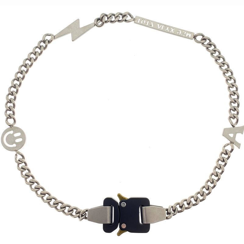 Fashionable And Versatile High Street Functional Style Metal Safety Buckle INS Men And Women Net Red Titanium Steel Short Retro Necklace_voghion.com