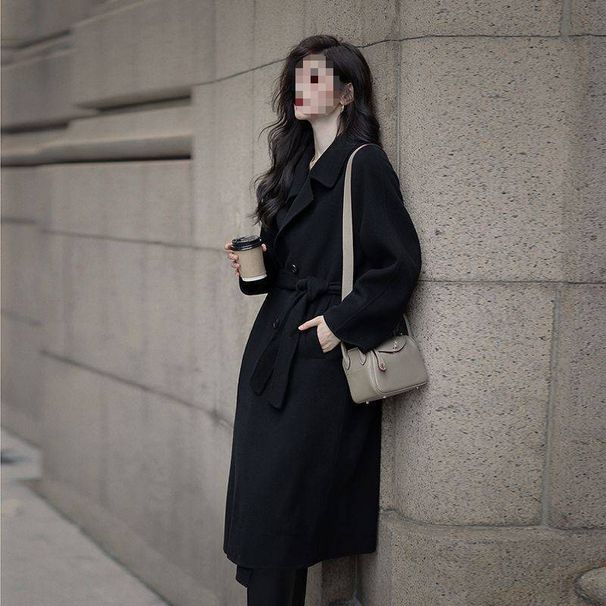 Damen-Trenchcoat aus hochwertiger Wollmischung – Mittellanger Slim Fit mit Gürtel und fallendem Revers (Beige/Schwarz)_voghion.com