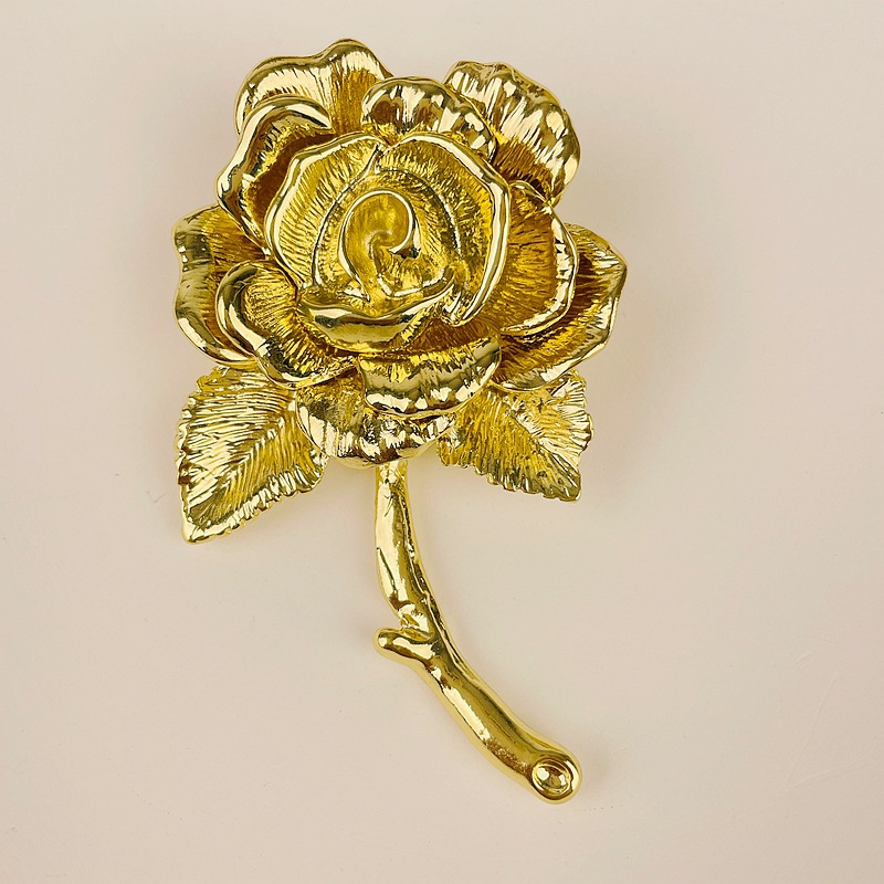 Budding Multi-layer Rose Classical Minimalist Style Brooch Melad Pin New Year Series Clothing Accessories_voghion.com