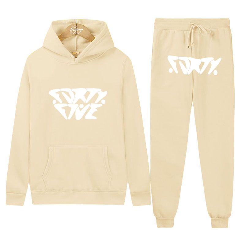 [UrbanLuxe] Men's Fleece Tracksuit - English Print | Winter Warmth_voghion.com