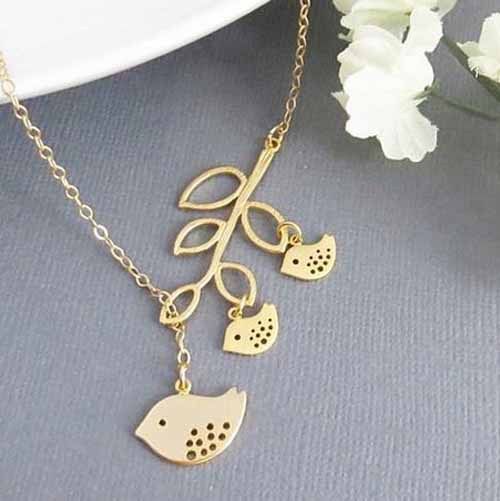 European And American New Simple Collarbone Chain, Gold-plated Hollow Bird Leaf Necklace_voghion.com