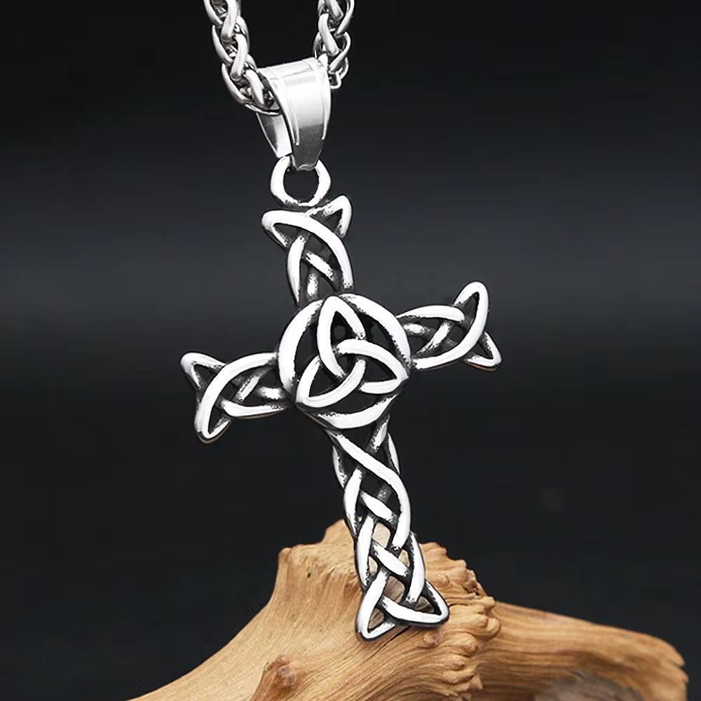 Collana con ciondolo a croce con nodo celtico, design unico, in acciaio al titanio, da uomo, con ciondolo cavo_voghion.com
