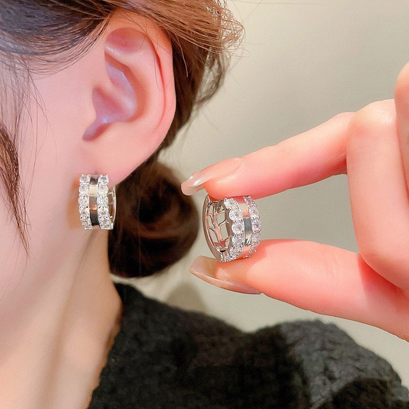 Tempérament de Cao Shi, célébrité, boucle d'oreille circulaire, étoile brillante en forme de C pour femme, boucles d'oreilles du même Style, mode coréenne_voghion.com