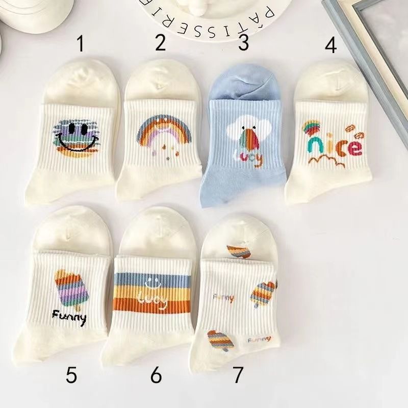 Chaussettes unisexes blanches pour femmes, chaussettes à tube moyen, chaussettes de sport à tube court de haut niveau, chaussettes de dessin animé pour étudiants_voghion.com