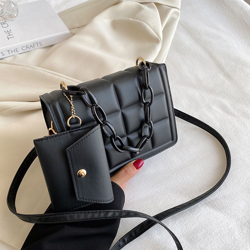 Casual simple handbag fashion 2024 new style trend solid color shoulder bag trendy thick chain small square bag_voghion.com