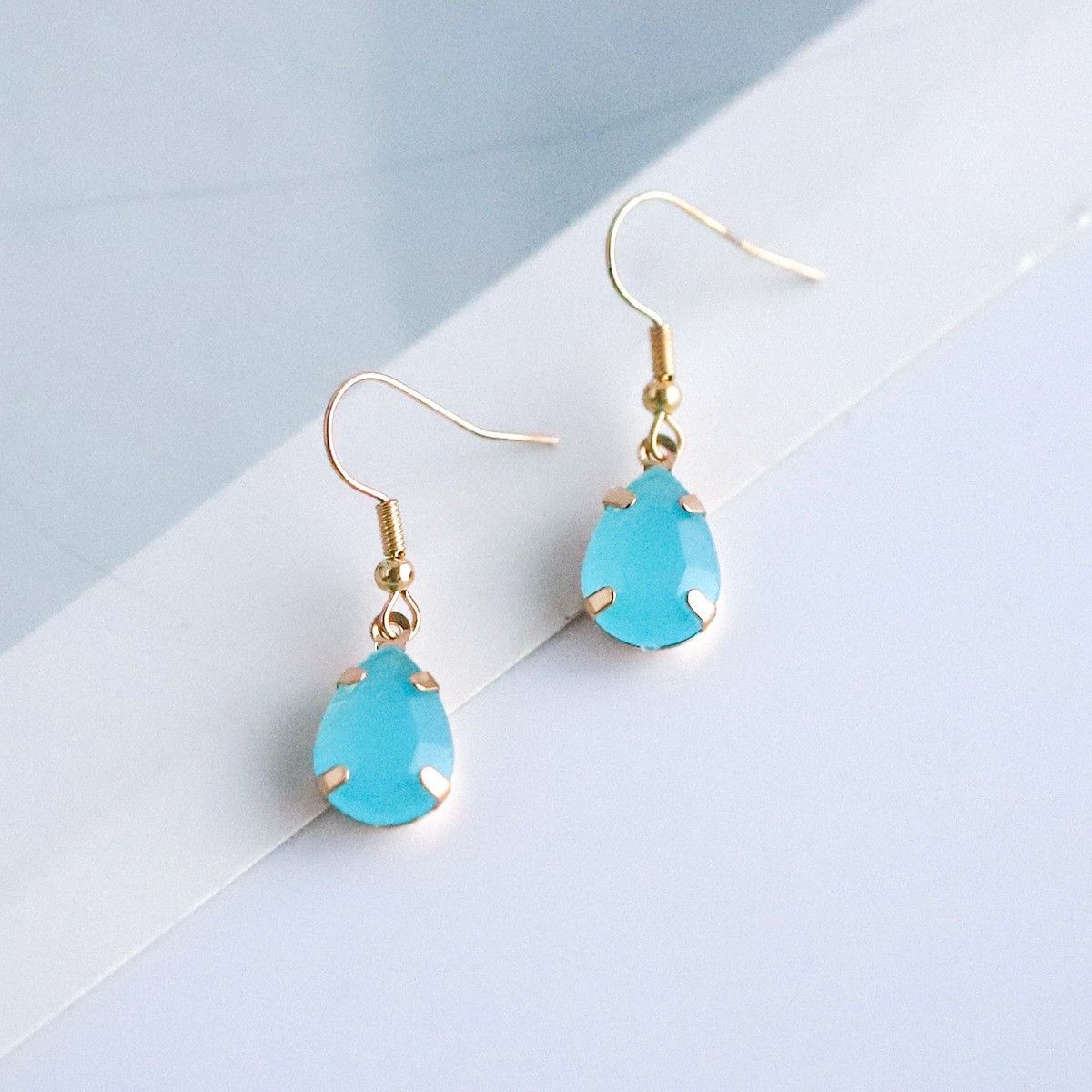 Ensemble de bijoux de niche pour femme, collier, boucles d'oreilles, collier, chaîne de clavicule, cristal coloré, tendance_voghion.com