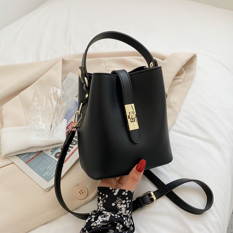 Women's Bucket Bag Simple Temperament Shoulder Bag Female Commuter Fashion Crossbody Bag Female Texture Hand Bucket Bag_voghion.com