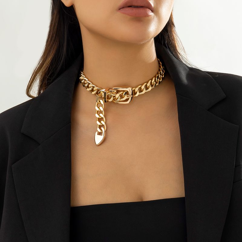 European And American Hip-hop Minimalist Design Belt Buckle Chain Collarbone Necklace Retro Cool Style Personalized Necklace_voghion.com
