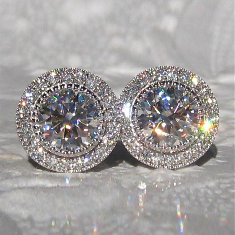 I nuovi orecchini di Cao Shi dal Giappone e dalla Corea del Sud sono intarsiati con orecchini Super Flash Round Zircon Full Diamond. Eleganti orecchini da donna_voghion.com