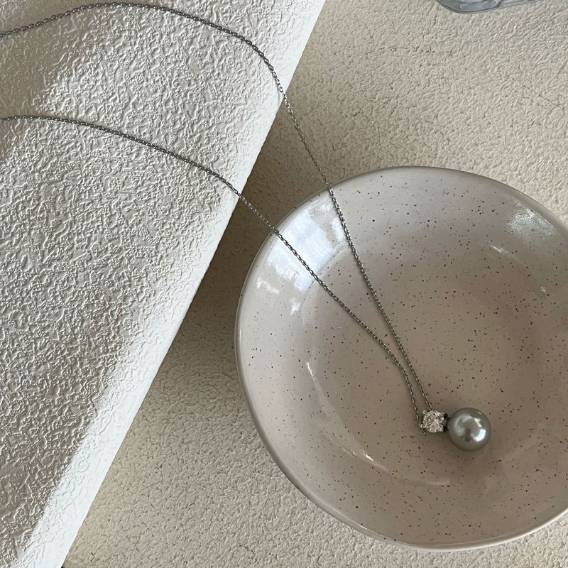 French High-End Pearl Necklace INS Style Light Luxury Choker With Inlaid Diamonds Simple Design Niche Clavicle Chain For_voghion.com