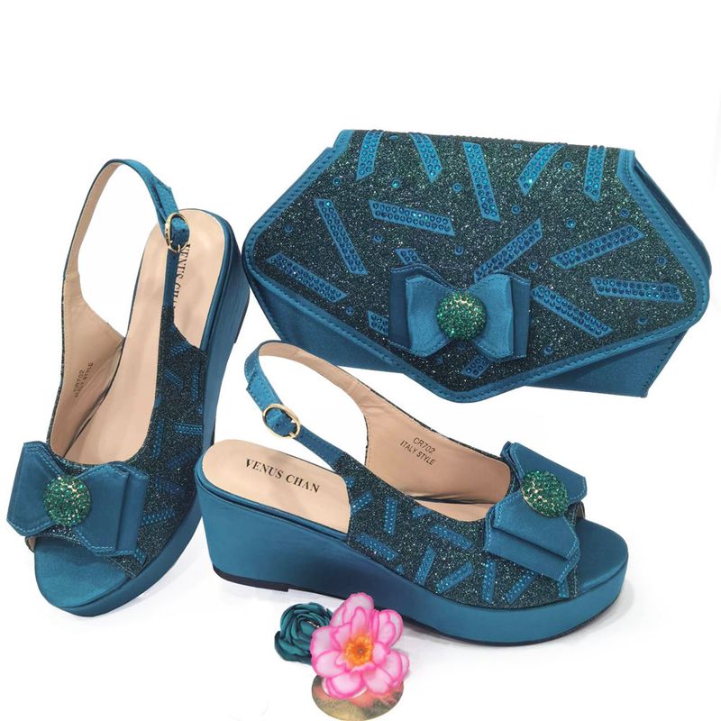 Damesschoenen Grote Maat Damesschoenen Verjaardagsfeestschoenen Kleine Wedgesleekte Dikke Zool Schoenen Met Hetzelfde Ontwerp Clutch Bag Diamanten Bloem_voghion.com